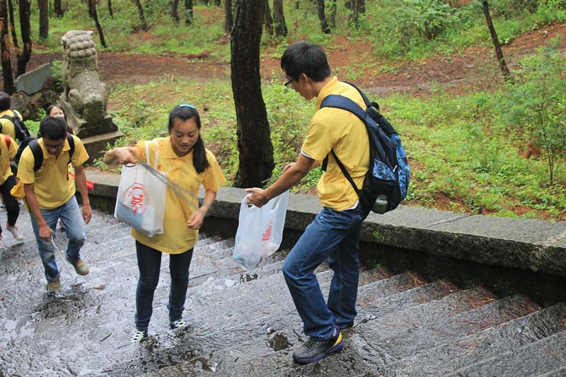 ��ǧ�{ɽ����ͽ����߻��(d��ng)�����(du��)�T����ʰ���^(q��)�����������Ƶĭh(hu��n)��������