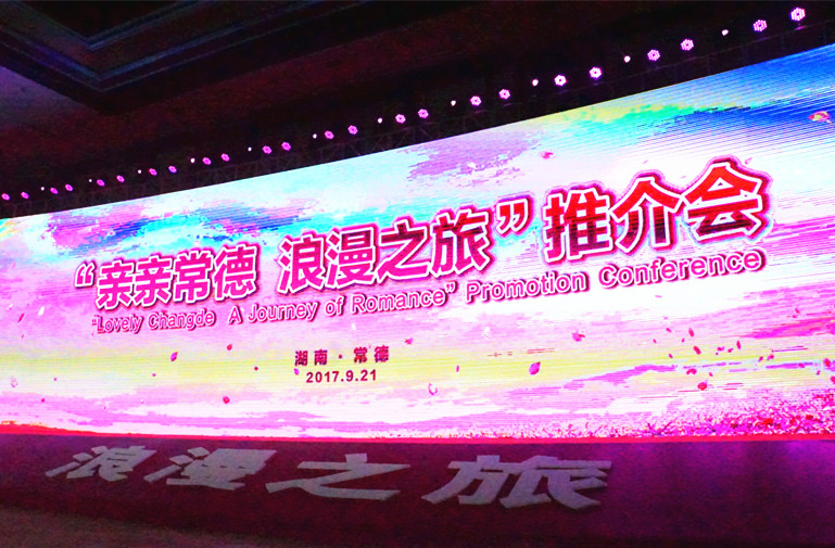 �ƽ��(hu��)�F(xi��n)��(ch��ng)�����zӰ����־�ۣ�