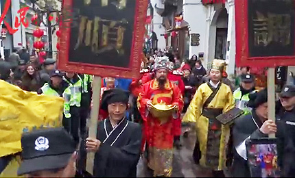 ҕ�l�������ӭؔ�� ������_��������壬���ݺӷ��֚vʷ�օ^(q��)��ӭ����һ��һ�ȵ�ӭؔ��c�´�������mȻ������С��������׌���������οͺúõ��_����һ�ء���Ԕ��(x��)�� 