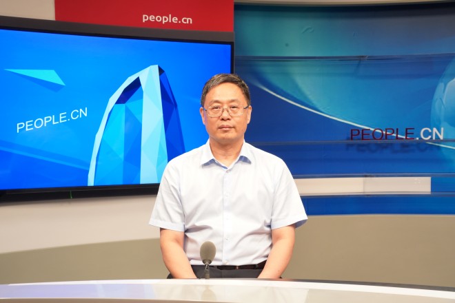 中國(guó)藝術(shù)研究院院長(zhǎng)、黨委副書記周慶富做客人民網(wǎng)。張力洋攝