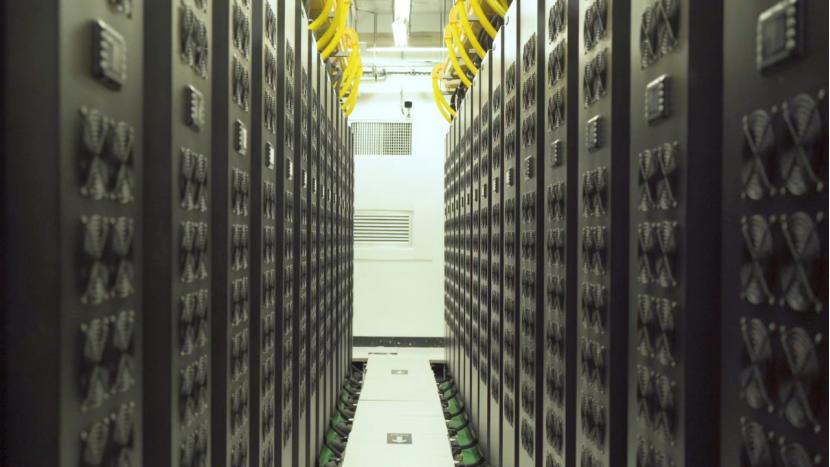 貴安超算中心內的機房。人民網 陽茜攝