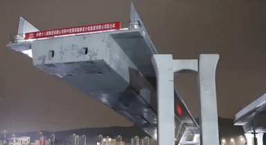1.45萬噸橋梁空中轉(zhuǎn)體有多震撼